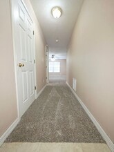 1209 Viola St in Nixa, MO - Foto de edificio - Building Photo