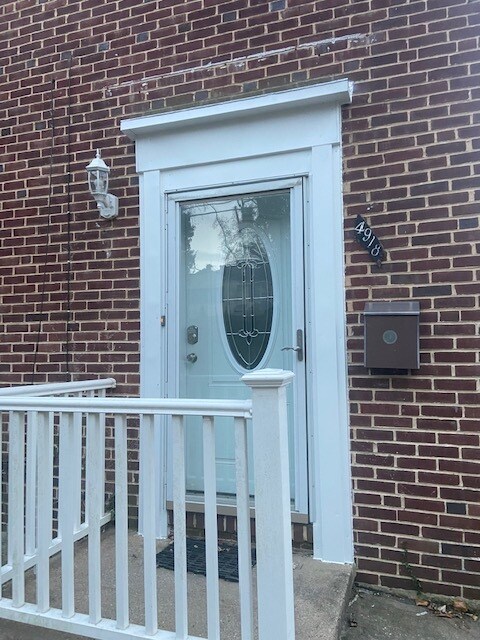 4918 Cedar Garden Rd in Baltimore, MD - Foto de edificio
