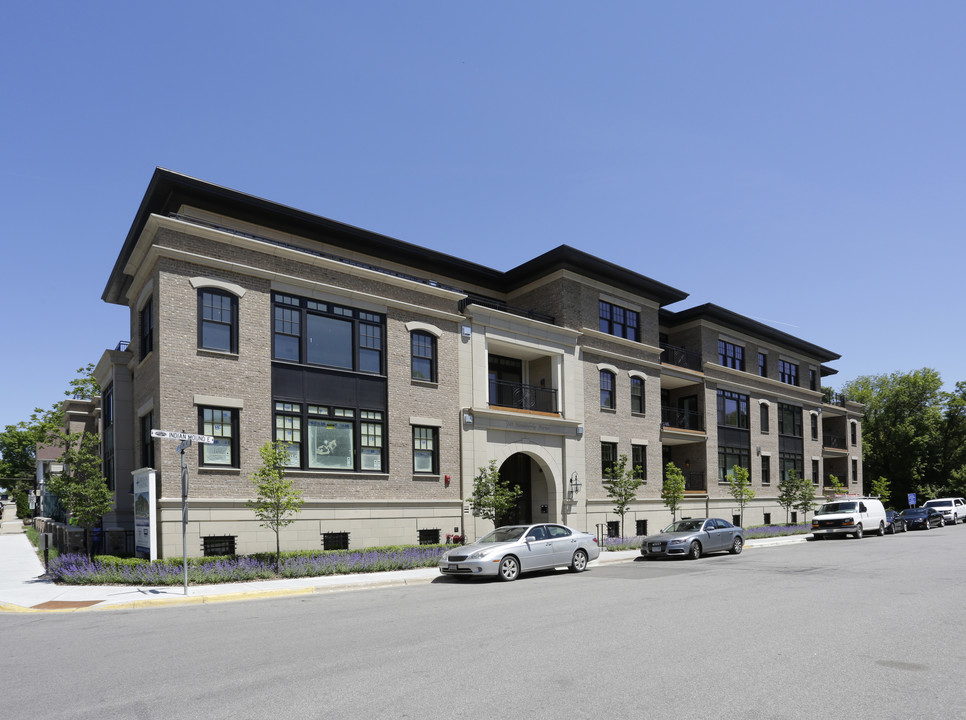 Garrison Landing in Wayzata, MN - Building Photo