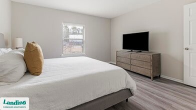 3450 Manor Dr, Unit 50-208 in Homewood, AL - Foto de edificio - Building Photo