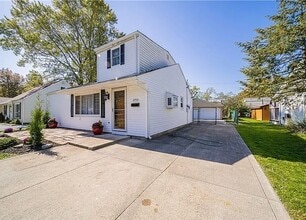 4754 Brooksdale Rd in Mentor, OH - Building Photo - Building Photo