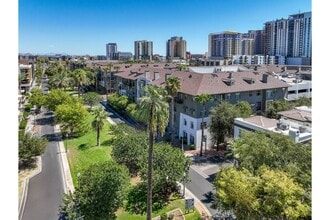 Roosevelt Square in Phoenix, AZ - Foto de edificio - Building Photo