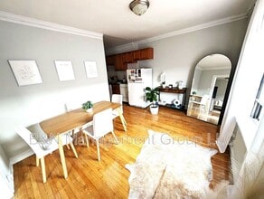 912 W Oakdale Ave in Chicago, IL - Building Photo - Building Photo