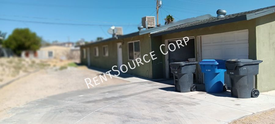 935 Carson St in Barstow, CA - Foto de edificio