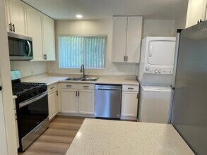 8645 Mellmanor Drive in La Mesa, CA - Building Photo - Building Photo