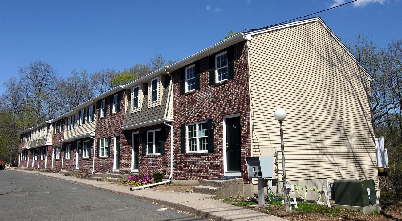 530 Center St in Wallingford, CT - Building Photo