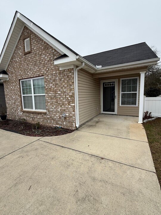 22 Skylar Ct in Oxford, AL - Building Photo