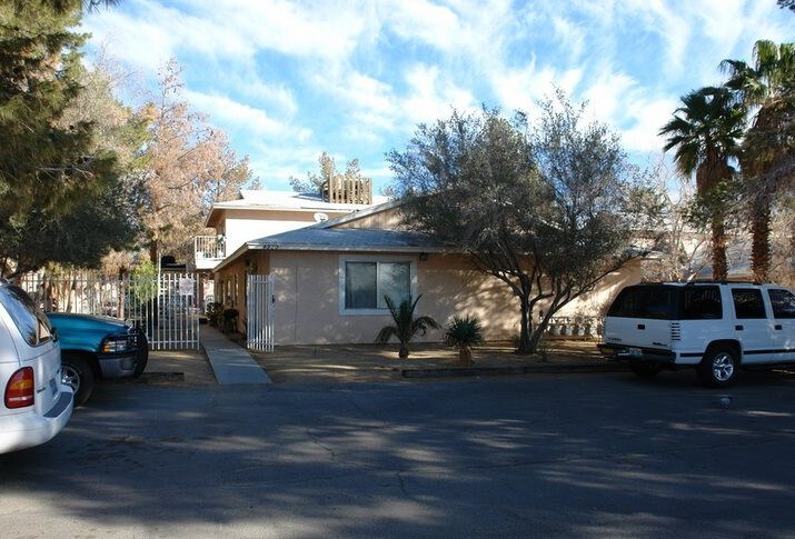4940 E Owens Ave in Las Vegas, NV - Building Photo