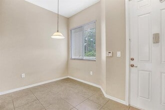 3600 Oaks Clubhouse Dr in Pompano Beach, FL - Building Photo - Building Photo
