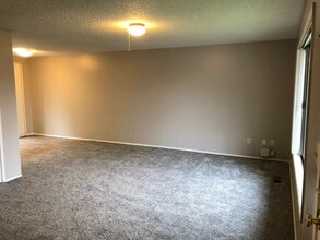 1500 Coffey Ln in Newberg, OR - Building Photo - Building Photo