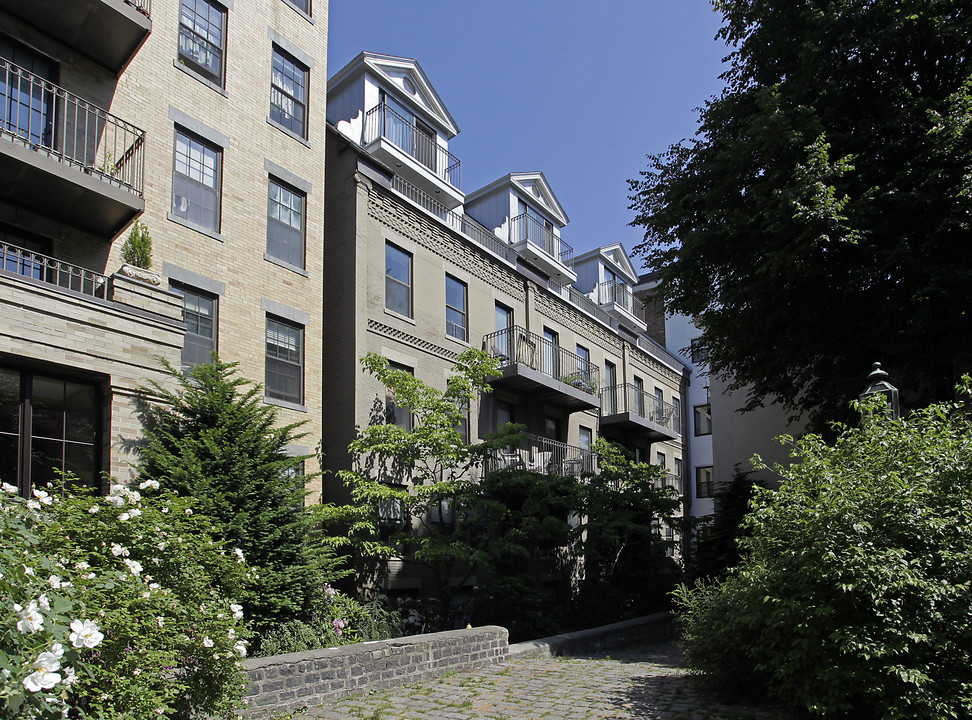 12 GREENOUGH in Boston, MA - Foto de edificio