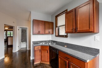 3823 N Drake Ave, Unit 1 in Chicago, IL - Building Photo - Building Photo