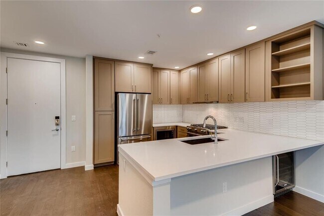 900 S 1st St in Austin, TX - Building Photo - Building Photo