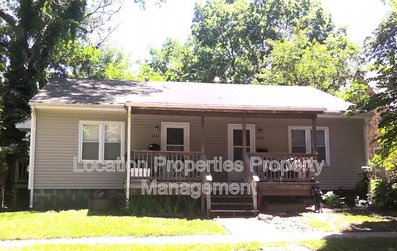 1012 Maine St in Lawrence, KS - Foto de edificio