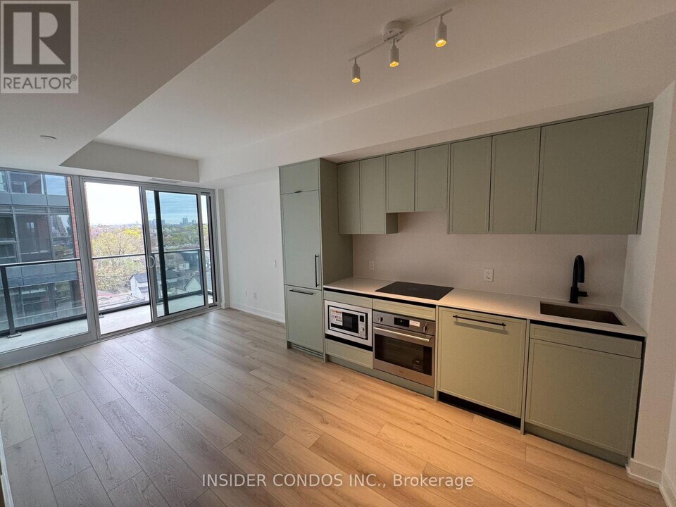 5-605 Lakeview Ave in Toronto, ON - Building Photo