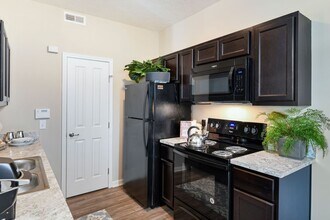 1581 Gilmore Park Ave in Columbus, OH - Building Photo - Building Photo