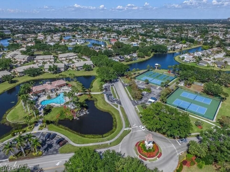 14551 Daffodil Dr in Ft. Myers, FL - Foto de edificio