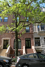 48 W 75th St in New York, NY - Building Photo - Building Photo