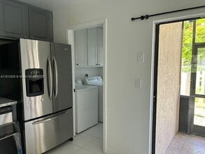 10370 SW 220th St in Cutler Bay, FL - Building Photo - Building Photo