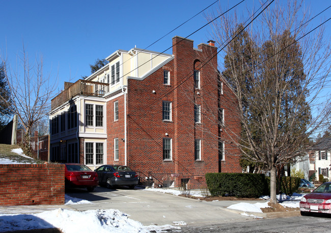 4700 Upton St NW in Washington, DC - Building Photo - Building Photo