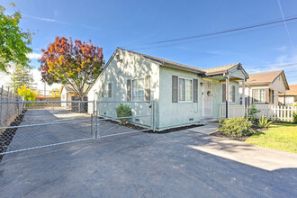 2571 Erickson St in Sacramento, CA - Building Photo - Building Photo