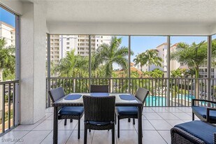 470 Launch Cir in Naples, FL - Building Photo