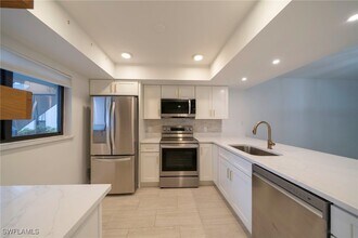 17456 Silver Fox Dr in Ft. Myers, FL - Building Photo - Building Photo