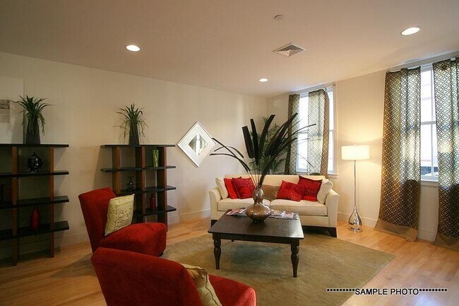 115 2nd St, Unit PH12 in Cambridge, MA - Building Photo - Building Photo