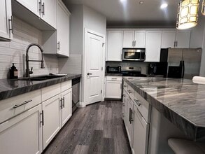 945 E Playa del Norte Dr, Unit #1018 in Tempe, AZ - Building Photo - Building Photo