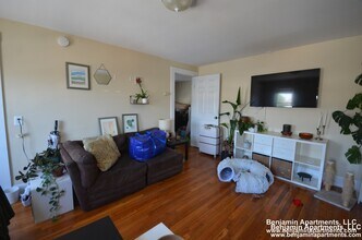 53 West Seventh St. Unit 2, Unit 2 in Boston, MA - Foto de edificio - Building Photo