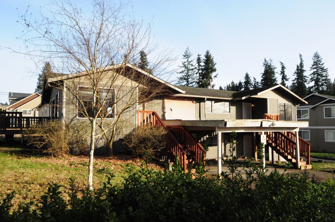 2616 204th St SW in Lynnwood, WA - Foto de edificio