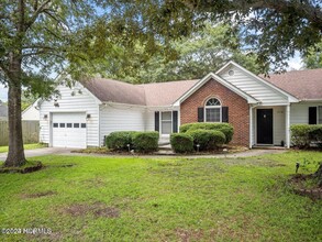 510 Raintree Rd in Jacksonville, NC - Foto de edificio - Building Photo