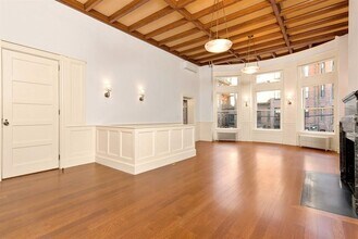 273 Commonwealth Avenue, Unit 1 in Boston, MA - Foto de edificio - Building Photo