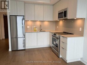 25 Richmond St E in Toronto, ON - Building Photo - Building Photo