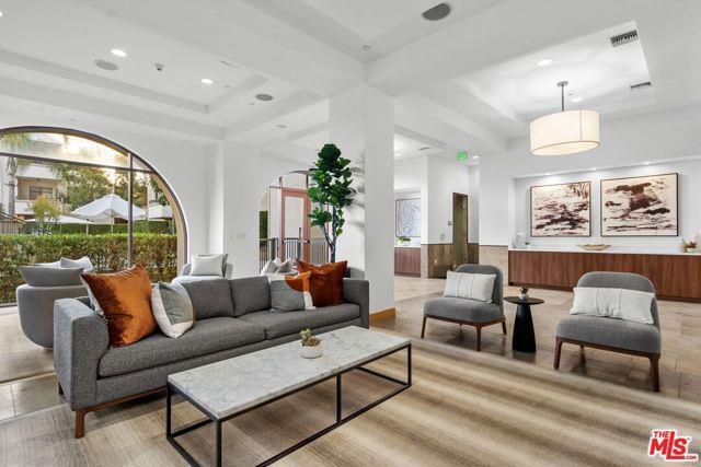 1041 Glendon Ave in Los Angeles, CA - Foto de edificio