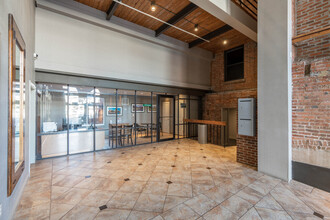 The Greenehouse Apartments in Baltimore, MD - Foto de edificio - Lobby