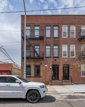 47-21 47th St in Flushing, NY - Building Photo - Primary Photo