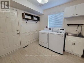 19 Northview Crescent in Barrie, ON - Building Photo - Building Photo