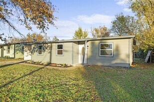 916 Wilkinson Dr in Mesquite, TX - Building Photo