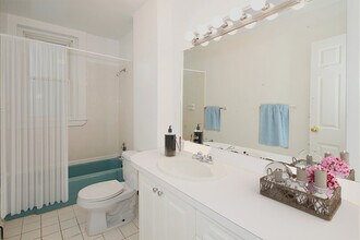 21 Fairbanks St, Unit 23 in Brookline, MA - Building Photo - Building Photo