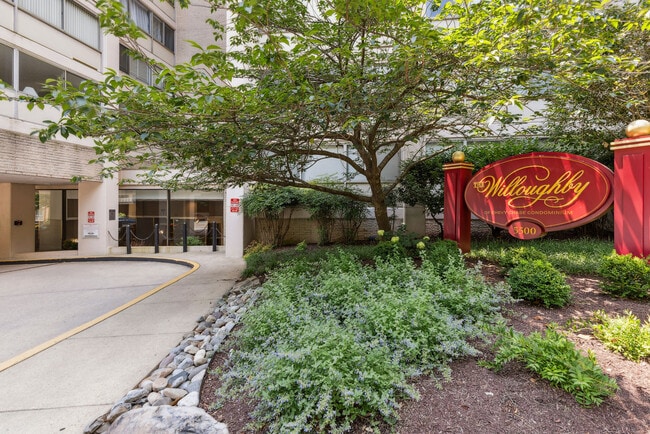 5500 Friendship Blvd, Unit 1221N in Chevy Chase, MD - Building Photo - Building Photo