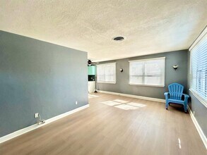 2720 Edwards Ave S in St. Petersburg, FL - Building Photo - Building Photo