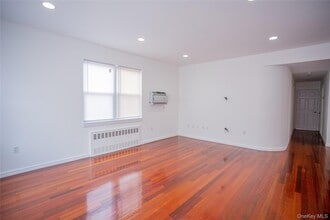 540 E Chester St in Long Beach, NY - Building Photo - Building Photo