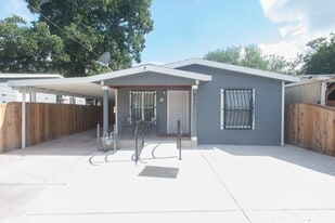 611 Brunswick Blvd in San Antonio, TX - Building Photo