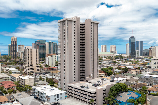 Twenty One Hundred in Honolulu, HI - Foto de edificio - Building Photo