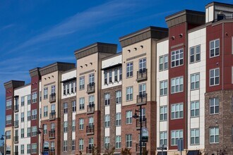 Harbor Vista at Crawford Street in Portsmouth, VA - Foto de edificio - Building Photo