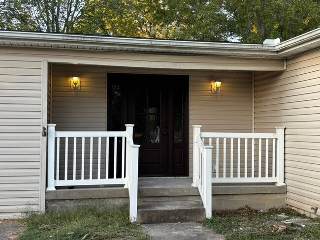 304 Gateway Rd in Marion, IL - Building Photo - Building Photo