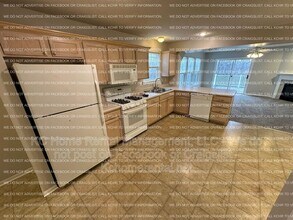 8657 NE 97th St in Kansas City, MO - Building Photo - Building Photo