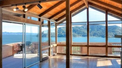 2381 Paradise Dr in Belvedere Tiburon, CA - Foto de edificio - Building Photo