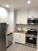 553 Undercliff Ave, Unit 5 in Edgewater, NJ - Building Photo